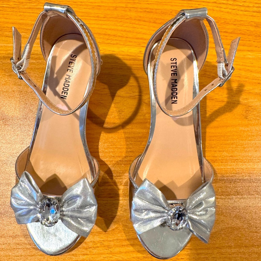 Steve Madden Jclair Silver Bow Ankle Strap Sandals